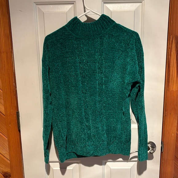 Cozy ladies green sweater - Picture 1 of 8